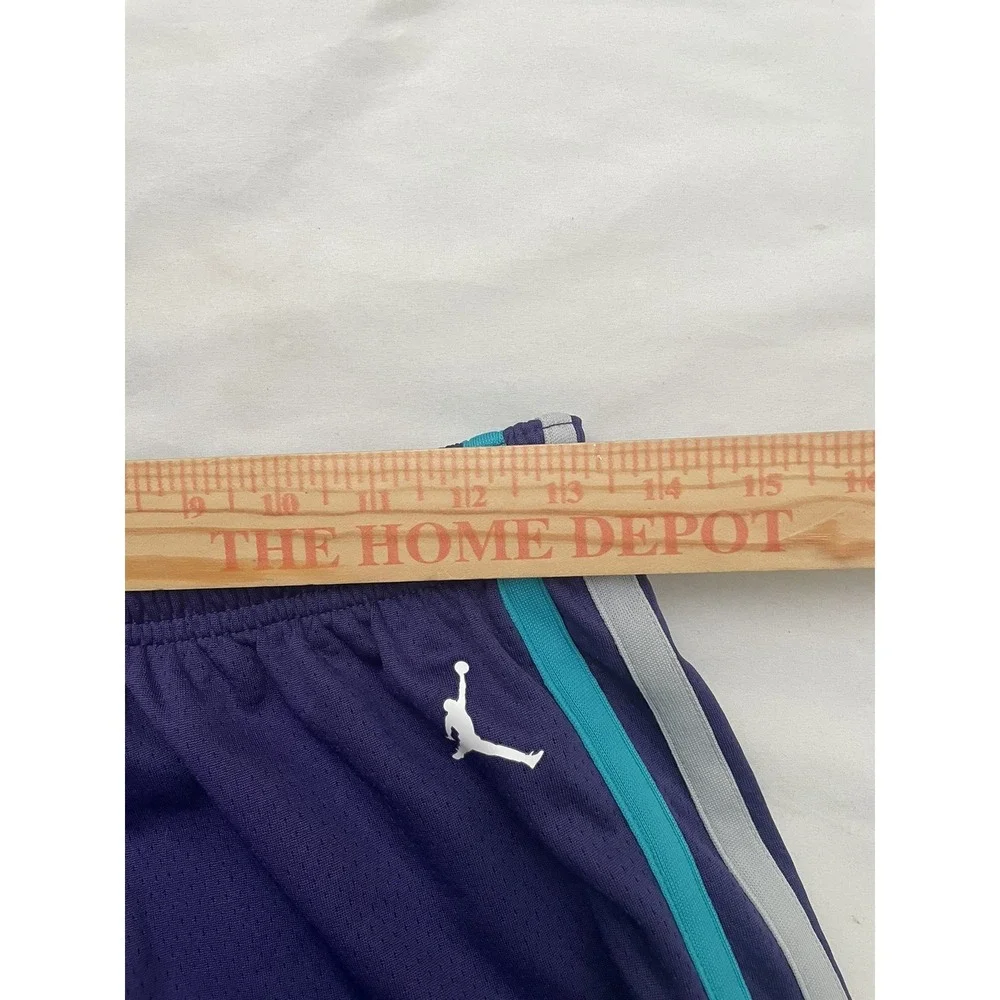 Charlotte Hornets Icon Edition YOUTH Nike NBA Swingman Shorts XL Purple‎